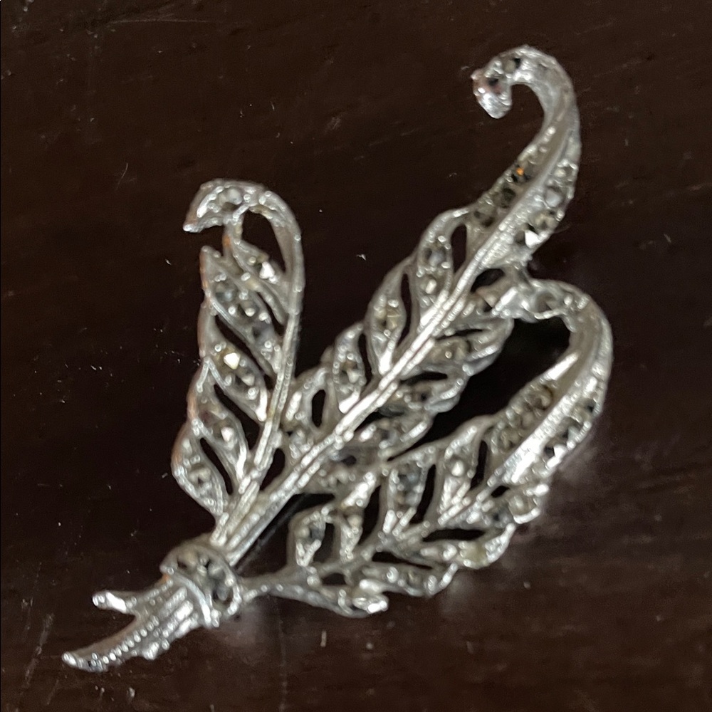 Vintage Rhinestone Silver Leaf Brooch - Picture 4 of 5